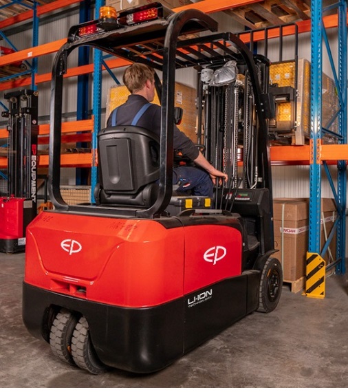 FORKLIFT - 3 WHEEL ELECTRIC 1.8T 6M - code:302610